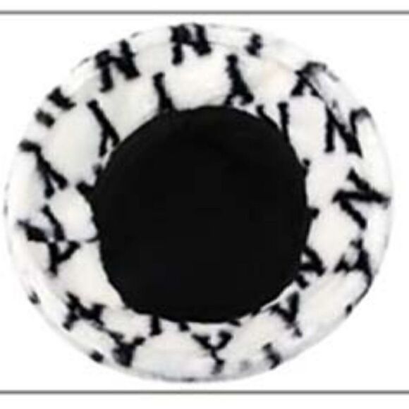 NY Patterned White Faux Fur Bucket Hat NWT - Picture 3 of 7